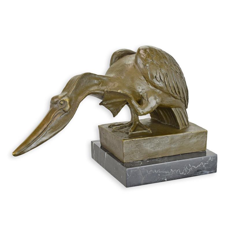 A\u0020BRONZE\u0020SCULPTURE\u0020OF\u0020A\u0020PELICAN