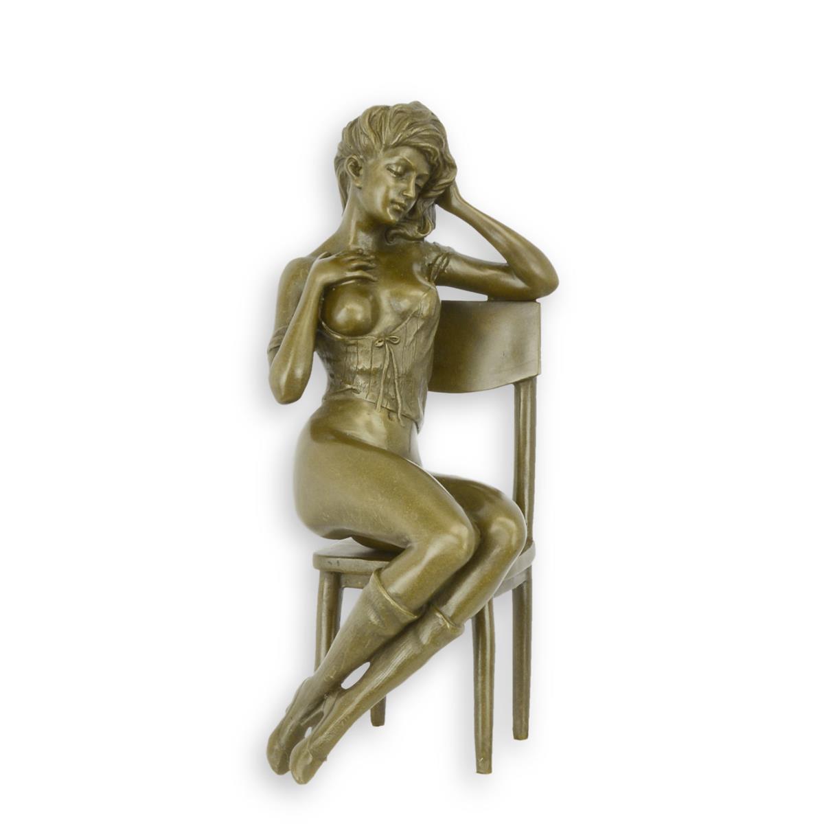 BRONZEN\u0020BEELD\u0020VAN\u0020EEN\u0020VROUW\u0020OP\u0020EEN\u0020STOEL