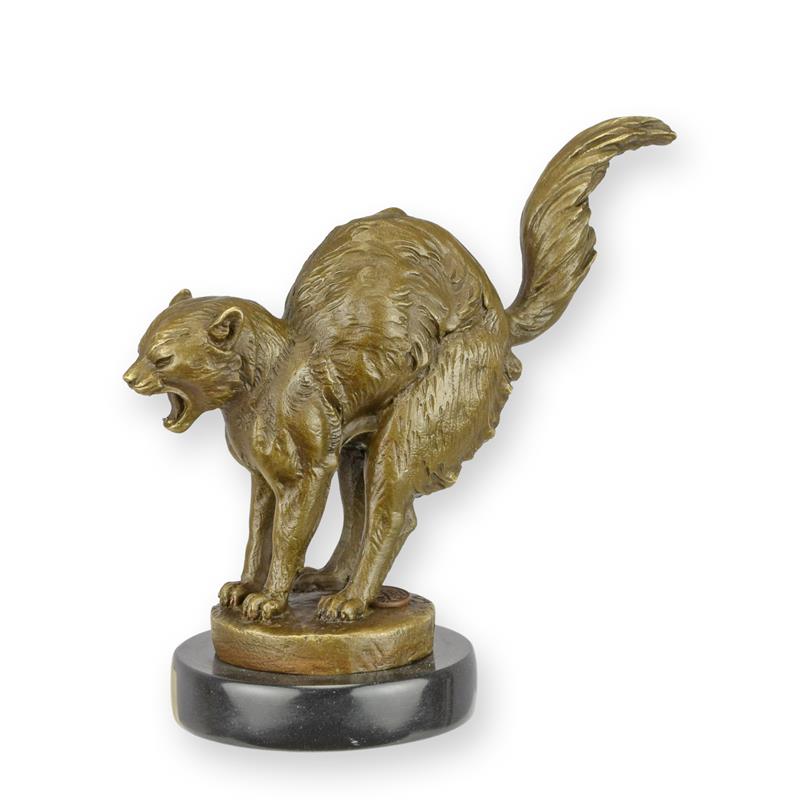 A\u0020BRONZE\u0020SCULPTURE\u0020OF\u0020A\u0020FRIGHTENED\u0020CAT