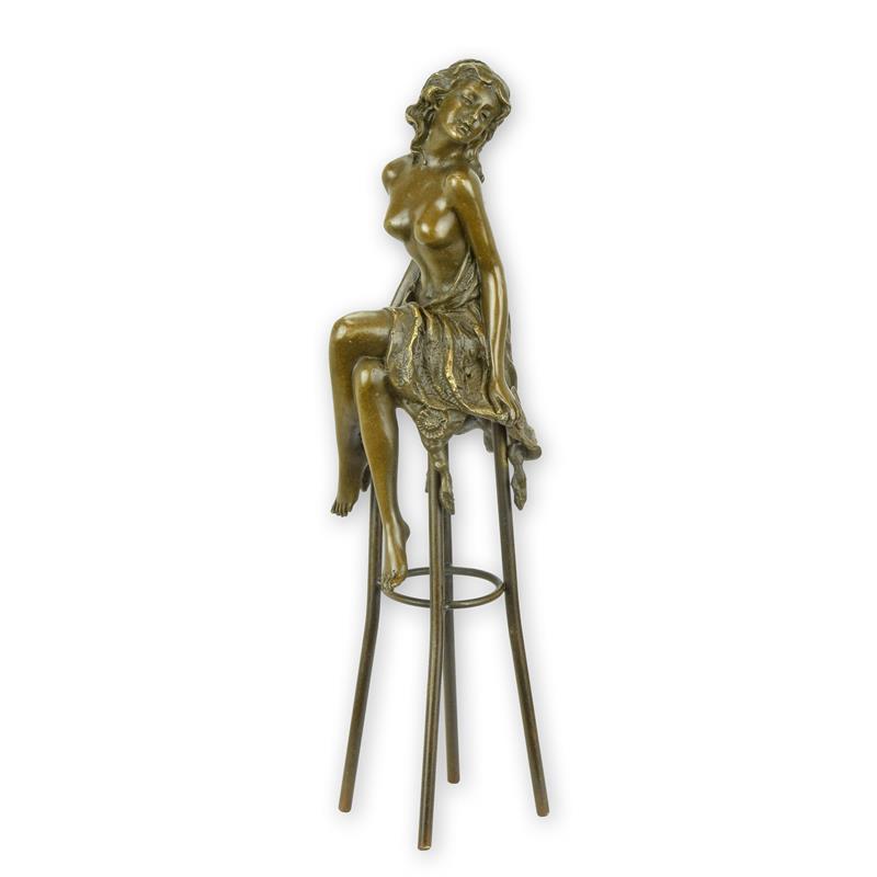 BRONZEN\u0020BEELD\u0020VAN\u0020EEN\u0020DAME\u0020OP\u0020BARKRUK