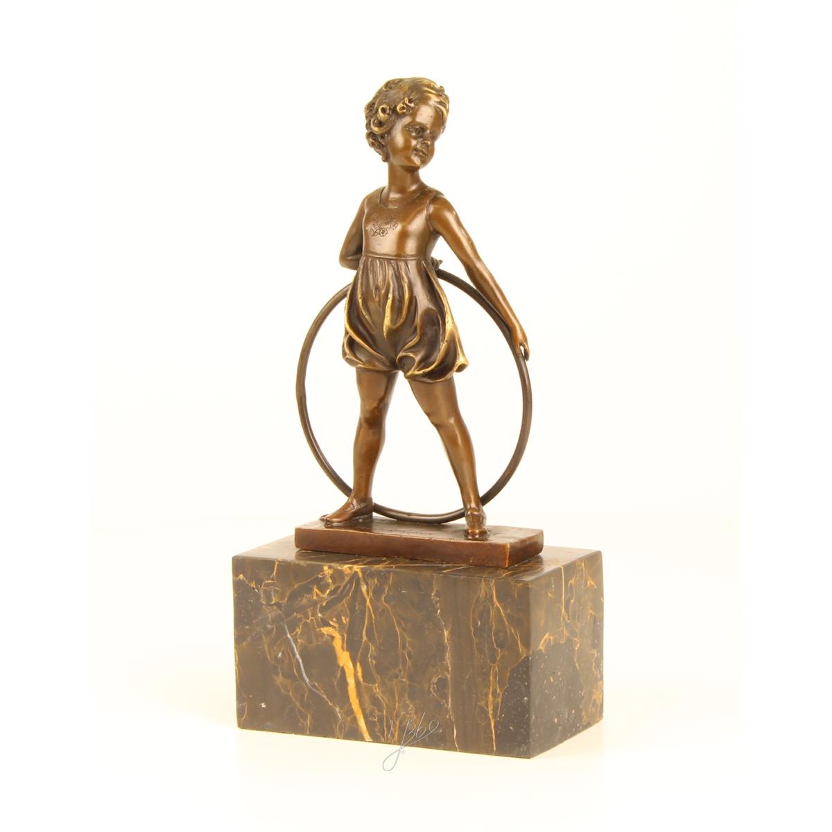 BRONZEN\u0020SCULPTUUR\u0020VAN\u0020HET\u0020MEISJE\u0020MET\u0020HOEPEL