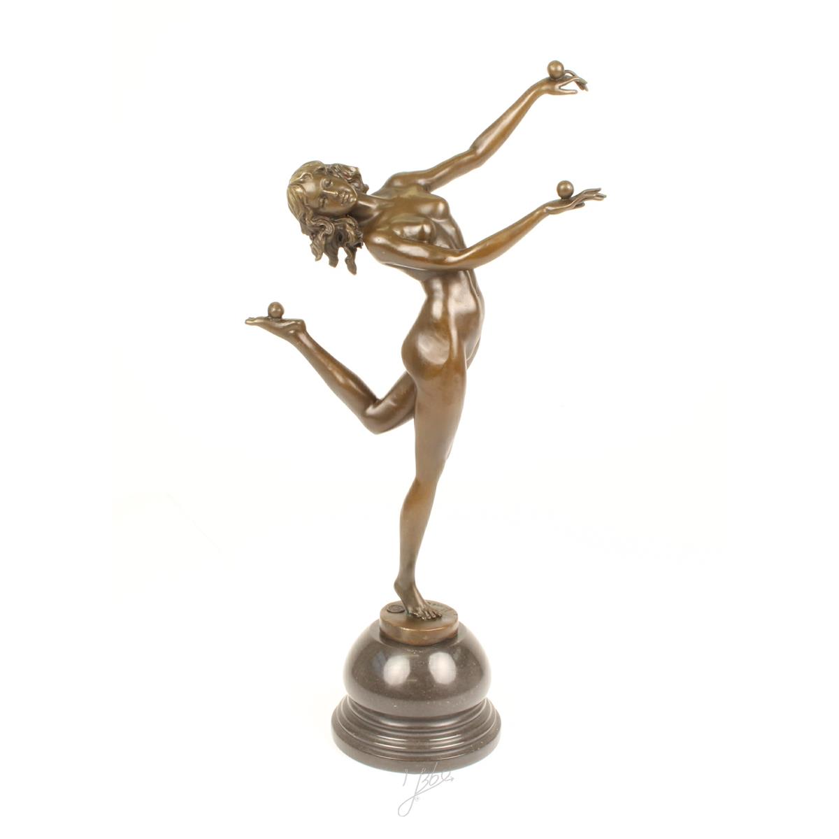 BRONZEN\u0020BEELD\u0020VAN\u0020DE\u0020BEDRIEGSTER