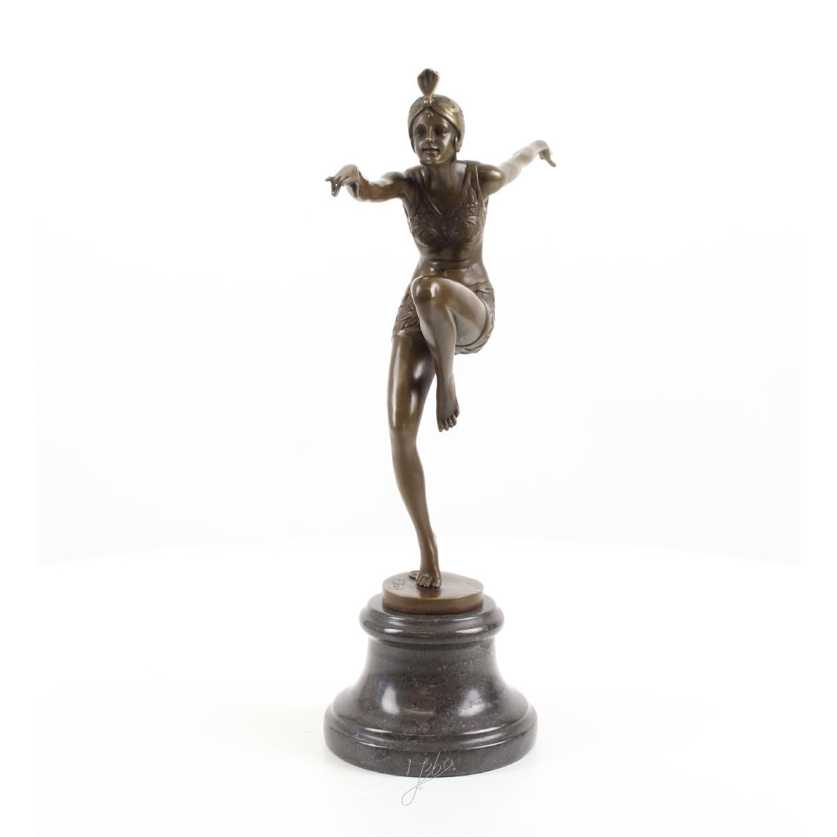 EEN\u0020BRONZEN\u0020BEELD\u0020GENAAMD\u0020CON\u0020BRIO