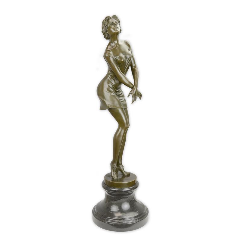 A\u0020BRONZE\u0020SCULPTURE\u0020CALLED\u0020PENSIVE