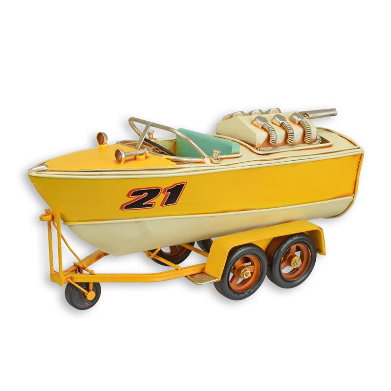 A\u0020TIN\u0020MODEL\u0020OF\u0020A\u0020SPEEDBOAT\u0020ON\u0020TRAILER