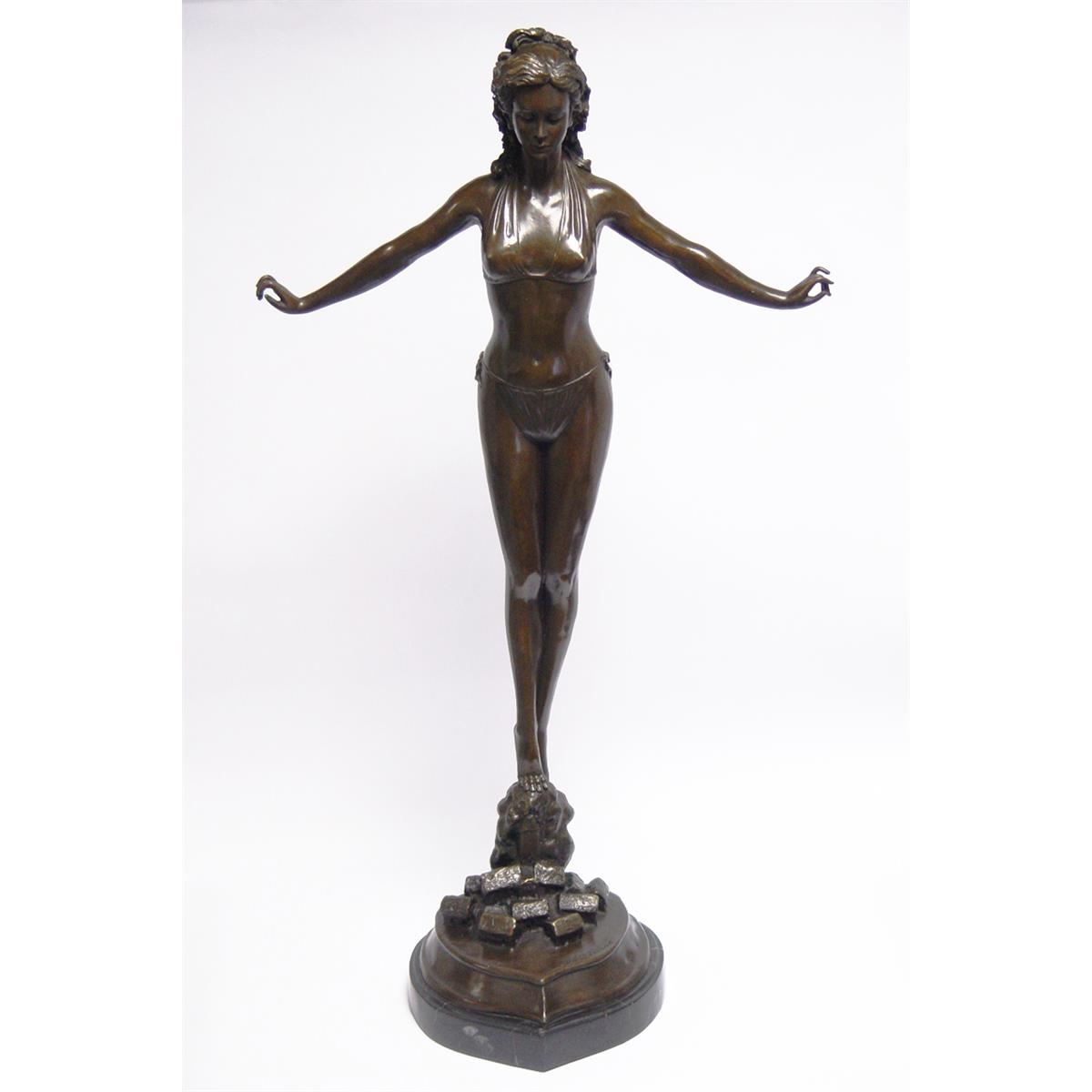 BRONZEN\u0020BEELD\u0020VAN\u0020EEN\u0020VROUW\u0020IN\u0020BIKINI