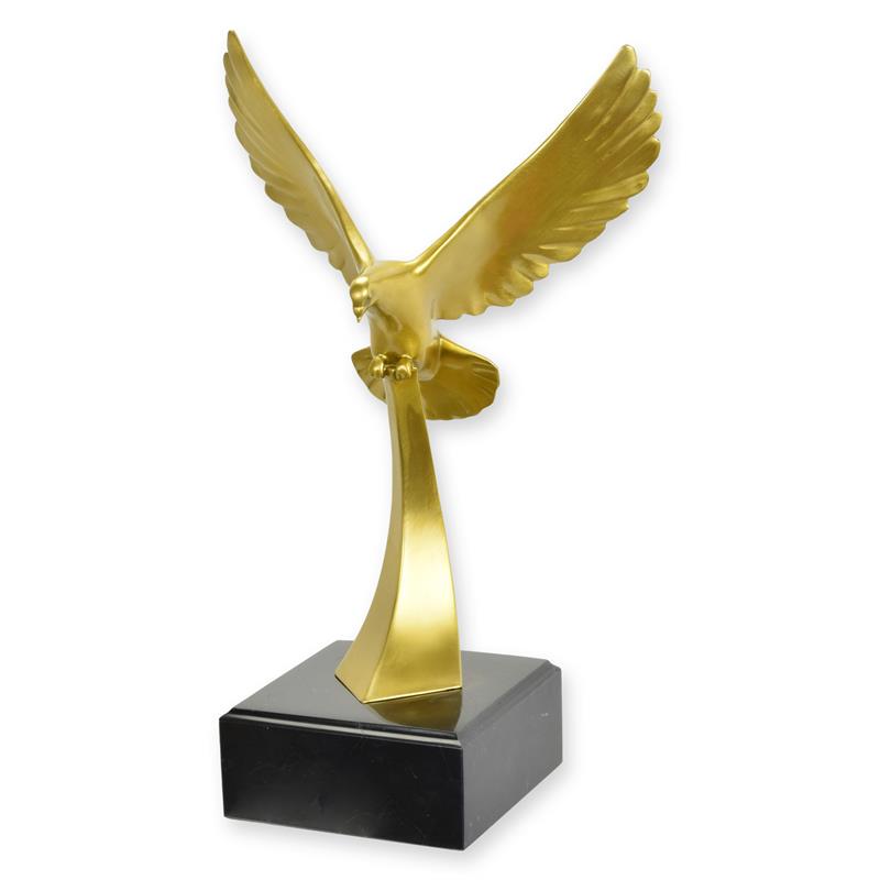 A\u0020BRONZE\u0020SCULPTURE\u0020OF\u0020A\u0020PIGEON\u0020IN\u0020FLIGHT