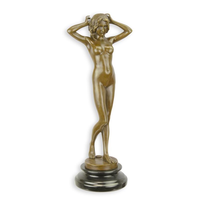 A\u0020BRONZE\u0020SCULPTURE\u0020CALLED\u0020FIRST\u0020SHIVER