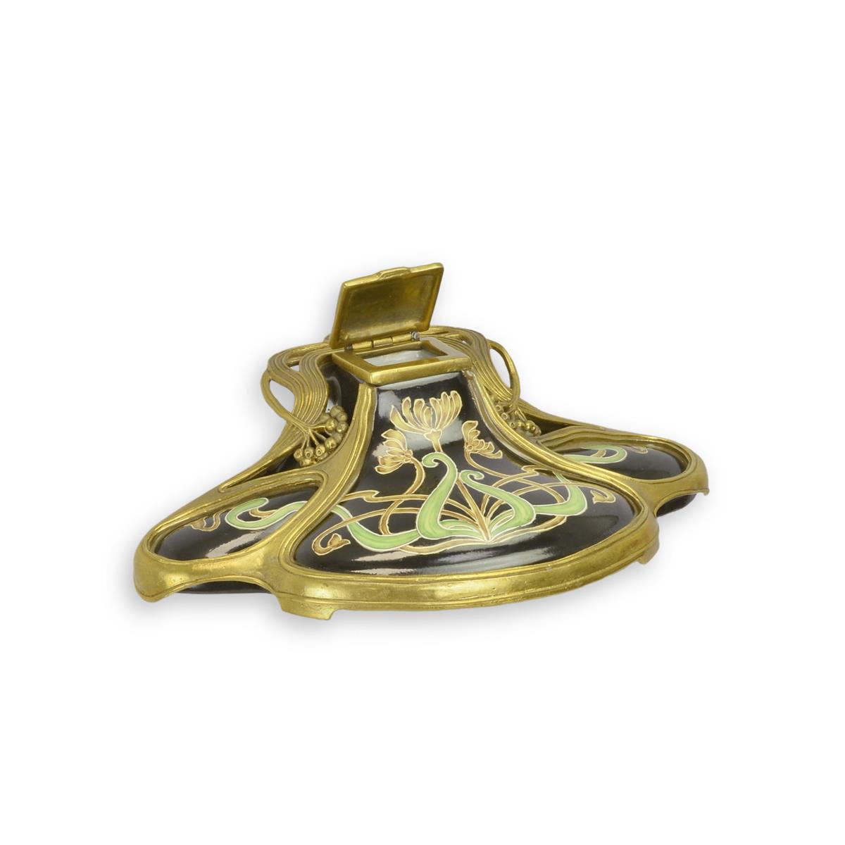 A\u0020BRASS\u0020MOUNTED\u0020PORCELAIN\u0020INKSTAND