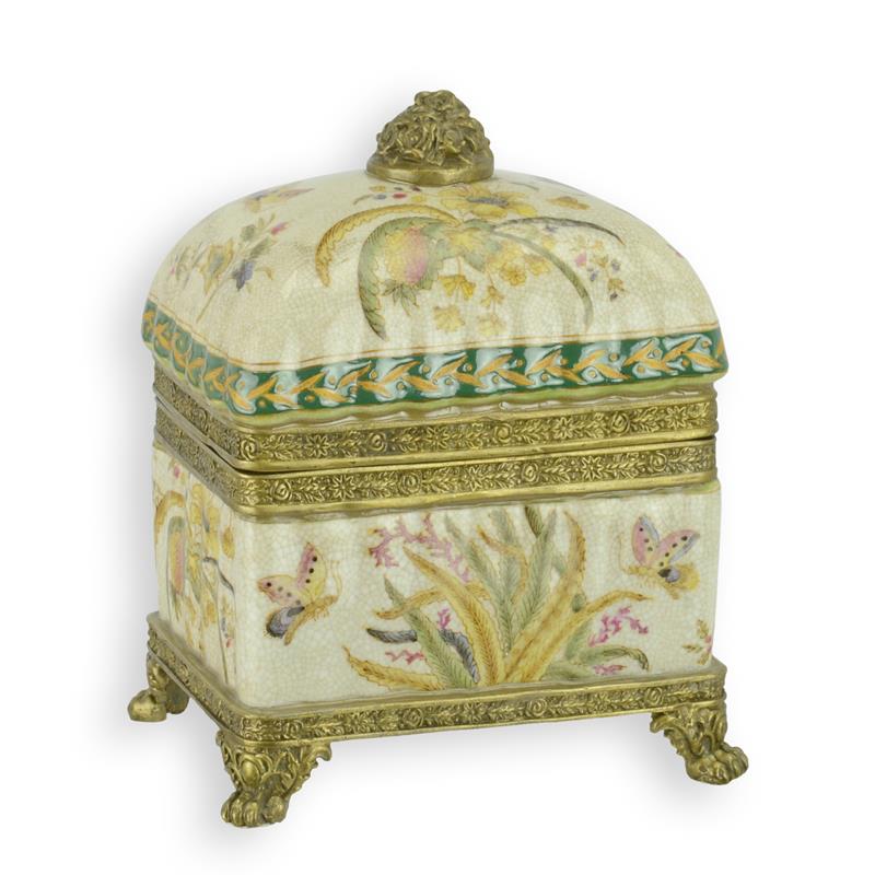 A\u0020BRASS\u0020MOUNTED\u0020PORCELAIN\u0020BOX\u0020AND\u0020COVER