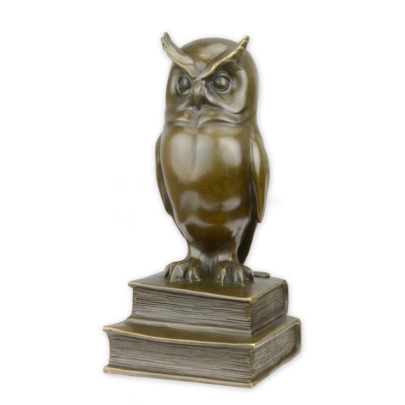 A\u0020BRONZE\u0020SCULPTURE\u0020OF\u0020THE\u0020WISE\u0020OWL