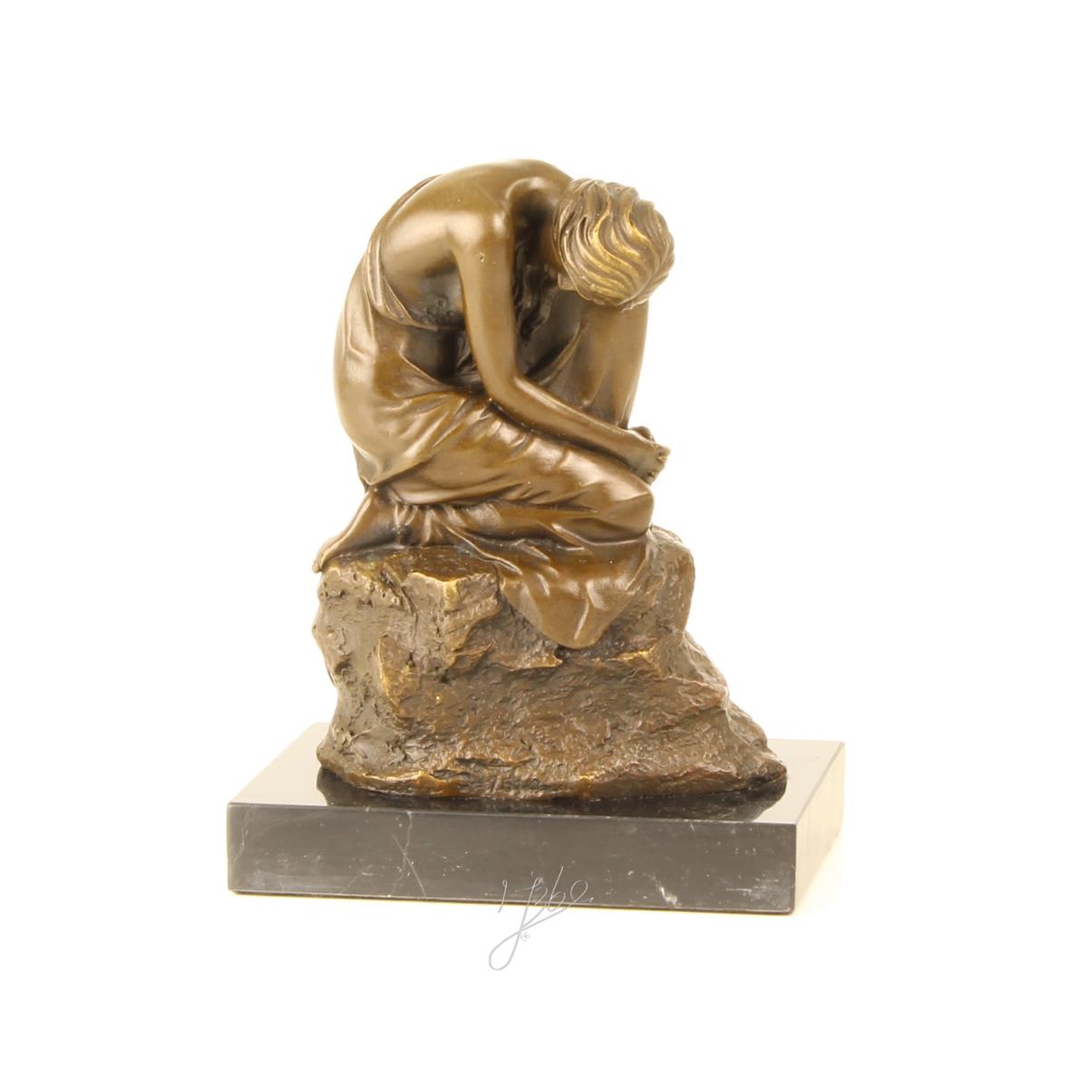 EEN\u0020BRONZEN\u0020SCULPTUUR\u0020GENAAMD\u0020\u0022DROMEN\u0022