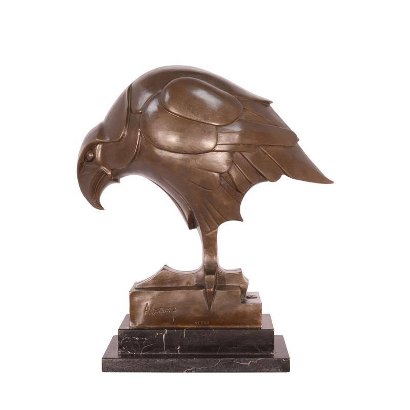 A\u0020BRONZE\u0020SCULPTURE\u0020OF\u0020AN\u0020EAGLE