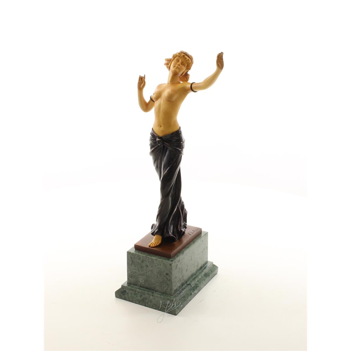 EEN\u0020BRONZEN\u0020HOUTEN\u0020SCULPTUUR\u0020VAN\u0020EEN\u0020JONGE\u0020VROUW