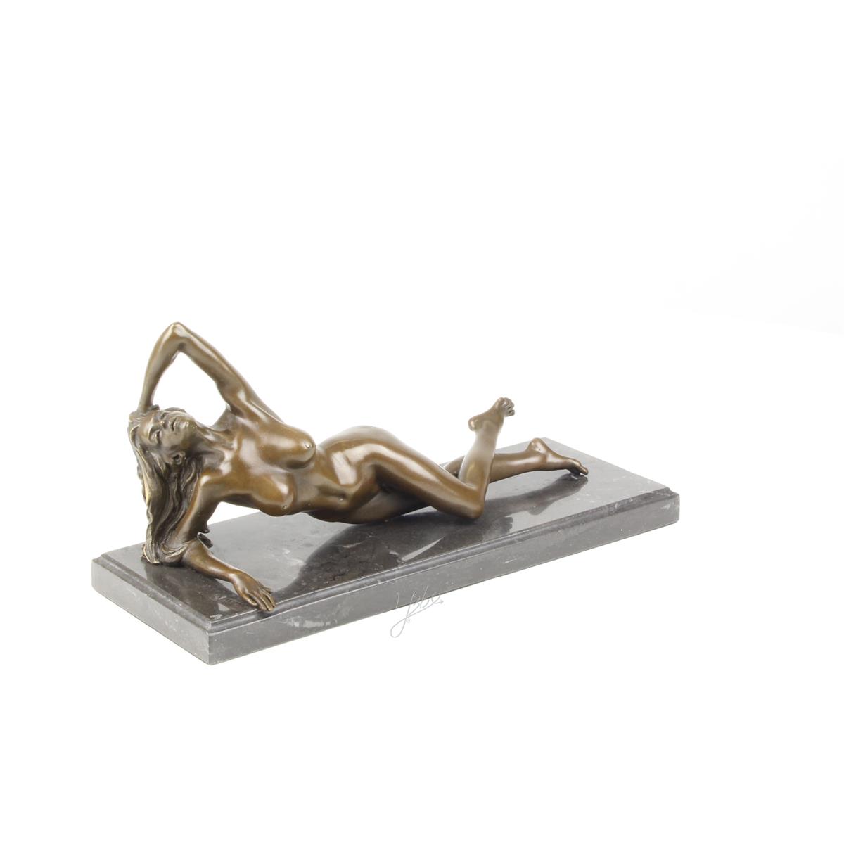A\u0020BRONZE\u0020SCULPTURE\u0020OF\u0020A\u0020FEMALE\u0020NUDE