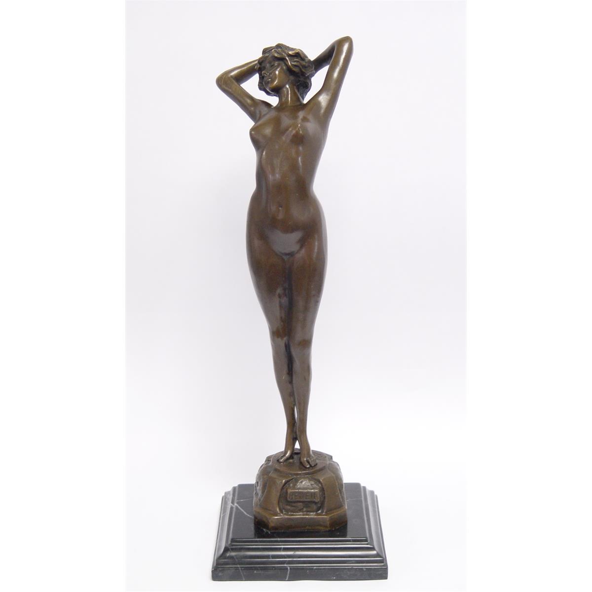 BRONZEN\u0020SCULPTUUR\u0020MET\u0020DE\u0020NAAM\u0020REVEIL