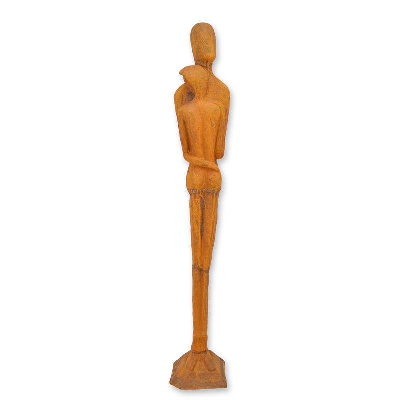 A\u0020RUSTY\u0020CAST\u0020IRON\u0020SCULPTURE\u0020OF\u0020AN\u0020EMBRACING\u0020COUPLE