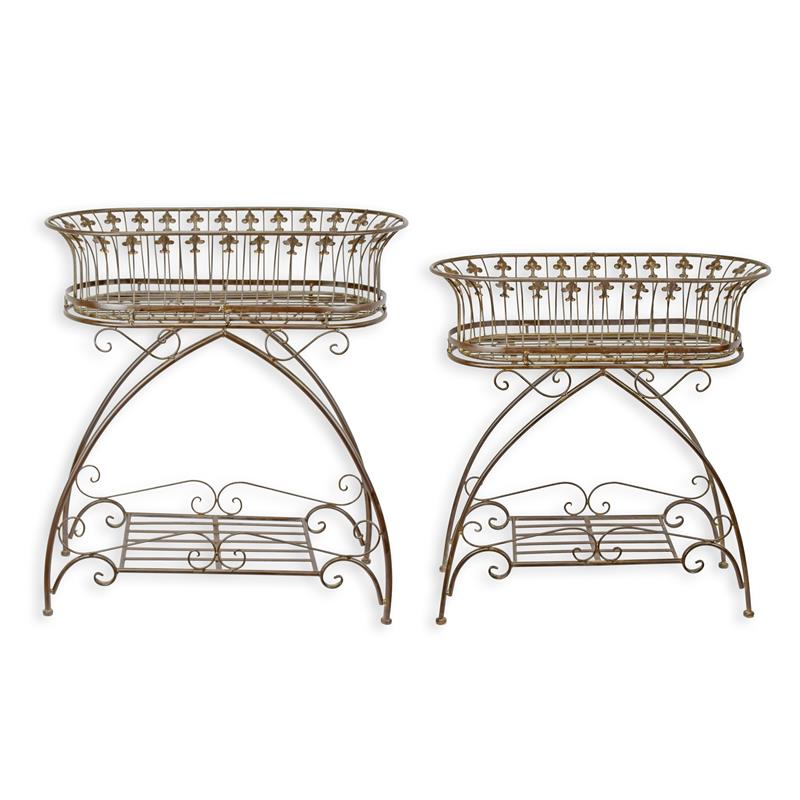 A\u0020PAIR\u0020OF\u0020BROWN\u0020IRON\u0020PLANTERS\u0020ON\u0020STAND