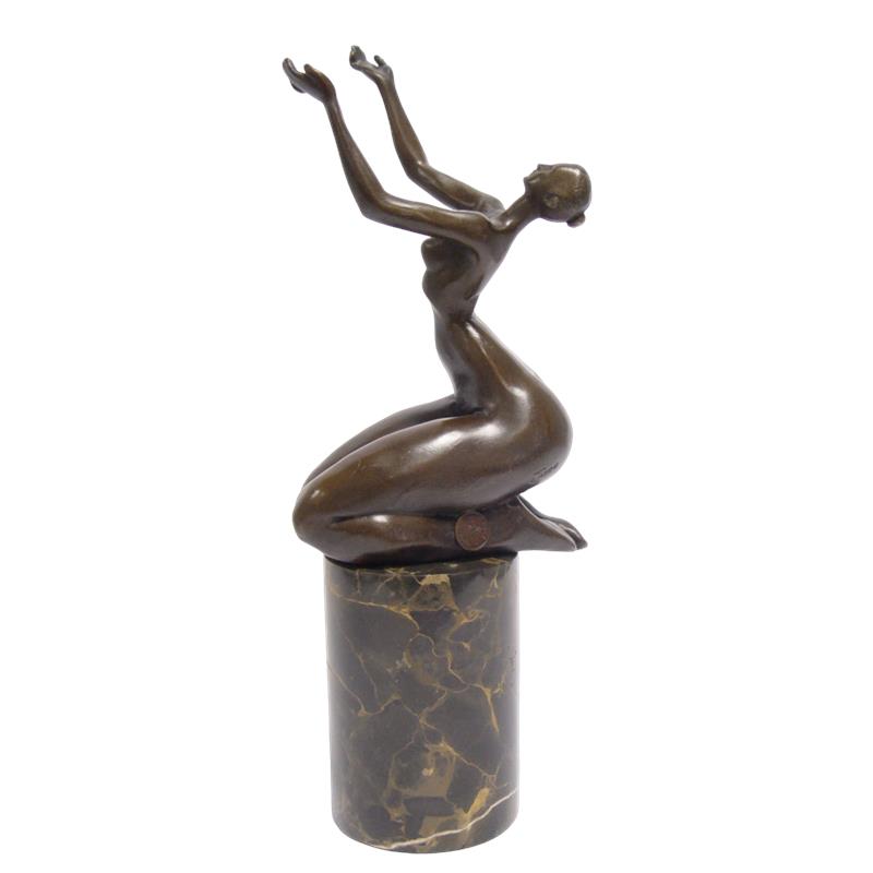 A\u0020MODERNIST\u0020BRONZE\u0020SCULPTURE\u0020OF\u0020A\u0020KNEELING\u0020NUDE