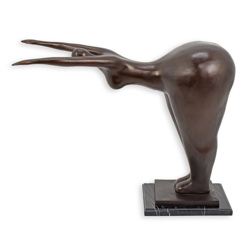 Modernistische\u0020bronzen\u0020sculptuur\u0020van\u0020een\u0020naakte\u0020vrouw