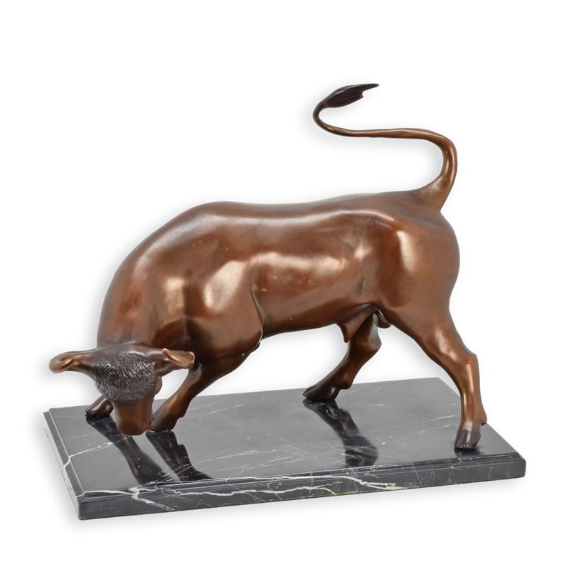 A\u0020BRONZE\u0020SCULPTURE\u0020OF\u0020A\u0020BULL\u0020ON\u0020A\u0020MARBLE\u0020BASE