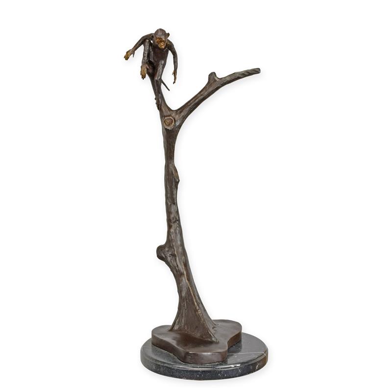 A\u0020BRONZE\u0020SCULPTURE\u0020OF\u0020A\u0020MONKEY\u0020IN\u0020A\u0020TREE