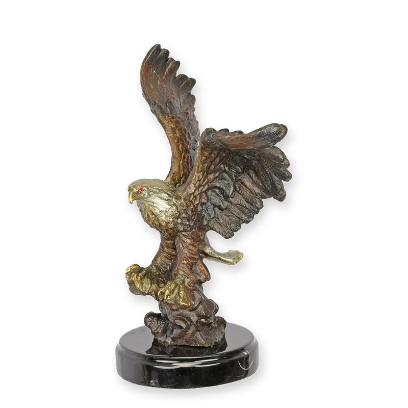 A\u0020BRONZE\u0020SCULPTURE\u0020OF\u0020AN\u0020EAGLE