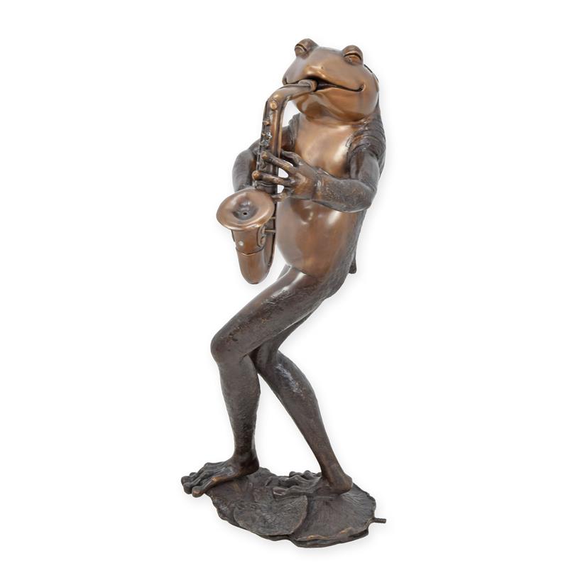 BRONZEN\u0020FONTEIN\u0020VAN\u0020EEN\u0020KIKKER\u0020DIE\u0020SAXOFOON\u0020SPEELT