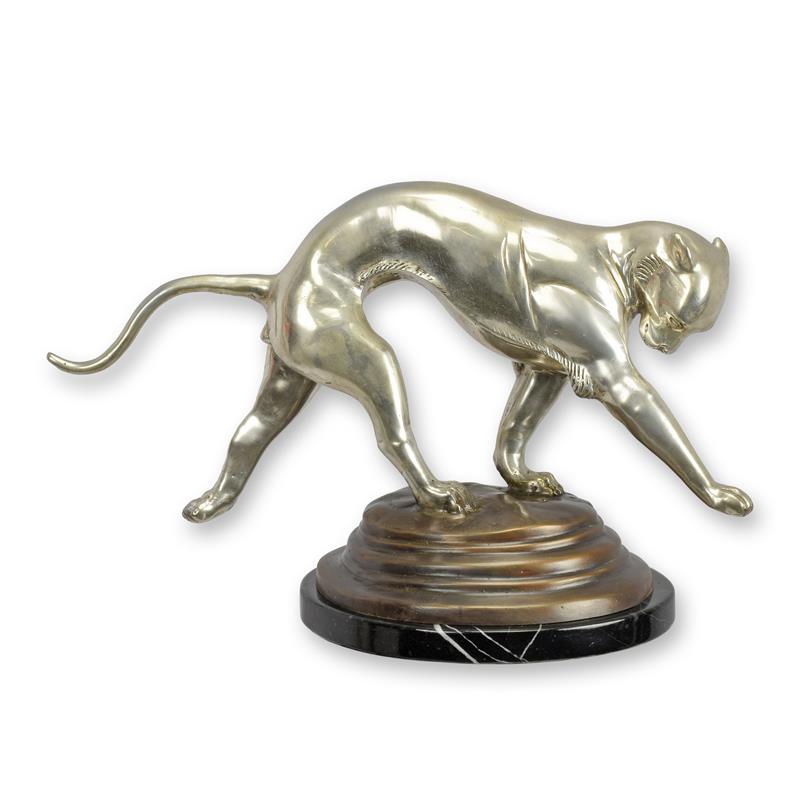 A\u0020BRONZE\u0020SCULPTURE\u0020OF\u0020A\u0020WALKING\u0020JAGUAR