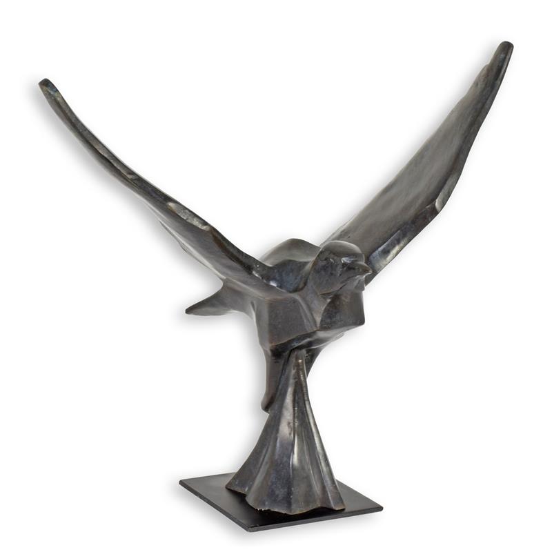 A\u0020BRONZE\u0020SCULPTURE\u0020OF\u0020A\u0020PIGEON\u0020IN\u0020FLIGHT