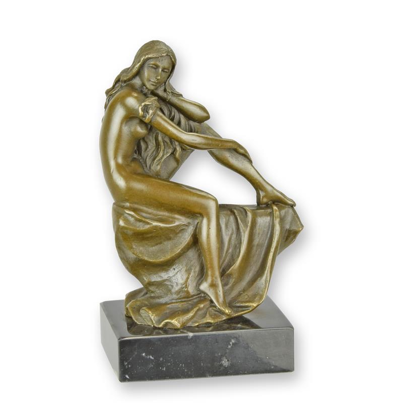 A\u0020BRONZE\u0020SCULPTURE\u0020OF\u0020A\u0020FEMALE\u0020NUDE