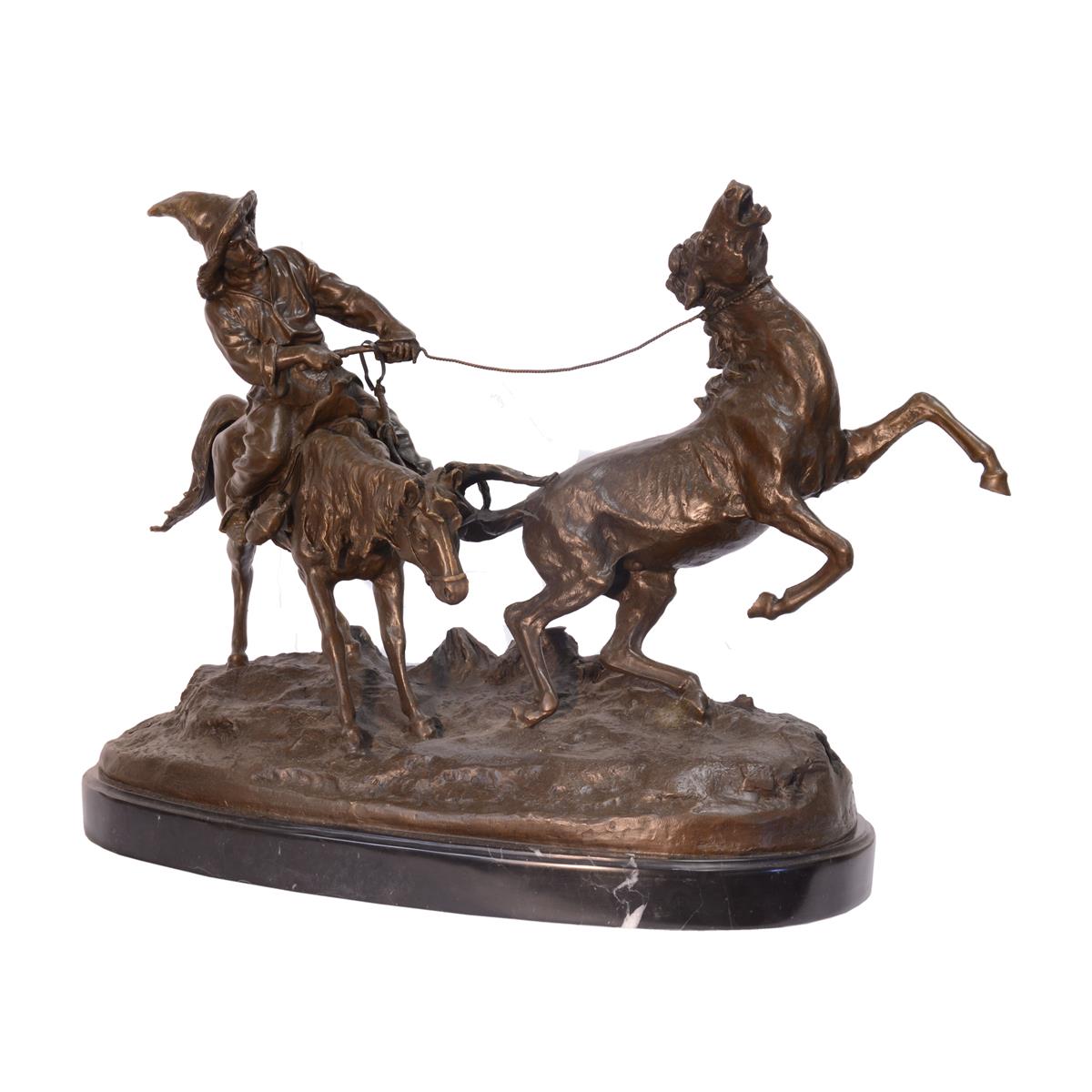 BRONZEN\u0020BEELD\u0020VAN\u0020KIRGIZ\u0020DIE\u0020EEN\u0020WILD\u0020PAARD\u0020VANGT