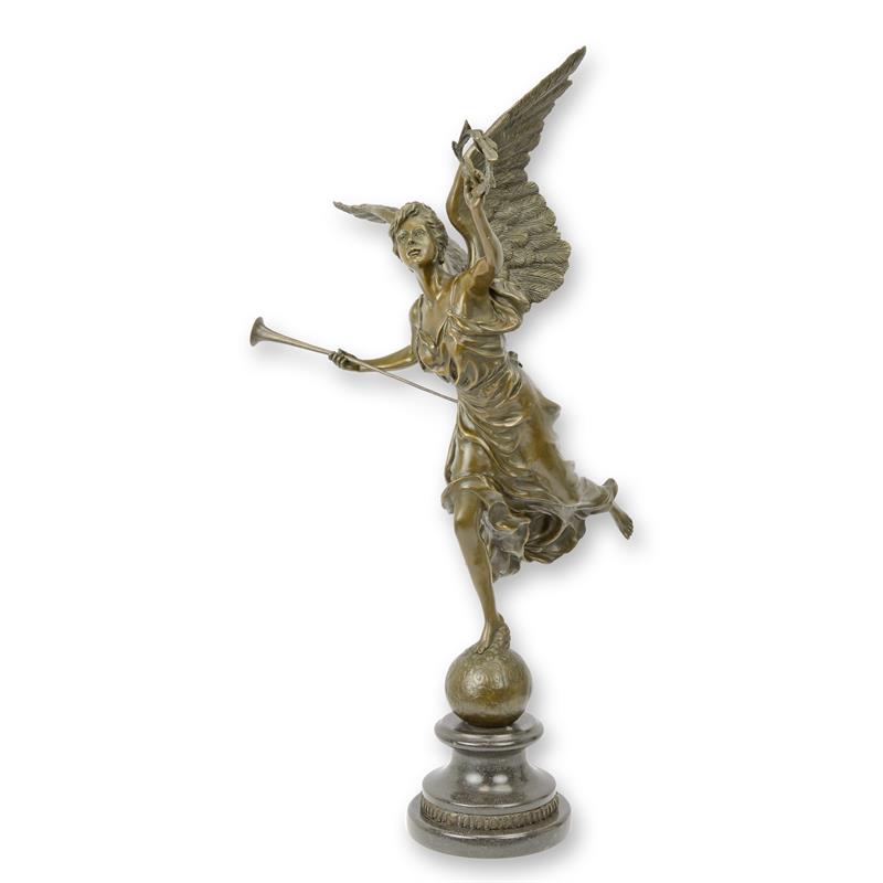 A\u0020BRONZE\u0020SCULPTURE\u0020OF\u0020THE\u0020WINGED\u0020VICTORY