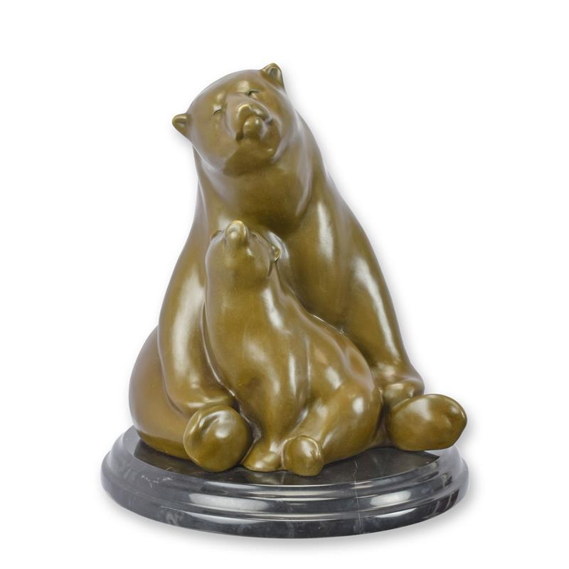 A\u0020BRONZE\u0020SCULPTURE\u0020OF\u0020A\u0020MOTHER\u0020BEAR\u0020WITH\u0020CUB