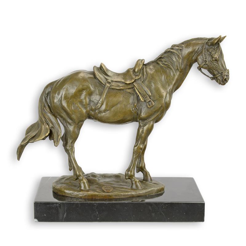 BRONZEN\u0020BEELD\u0020VAN\u0020EEN\u0020BEREDEN\u0020PAARD