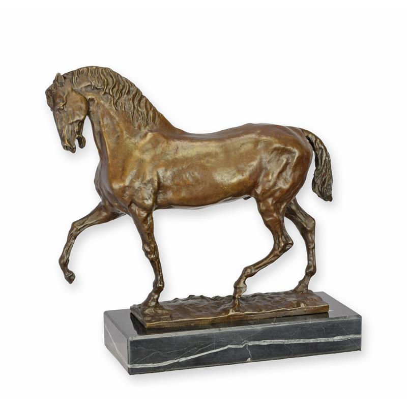 A\u0020BRONZE\u0020SCULPTURE\u0020OF\u0020A\u0020TROTTING\u0020HORSE