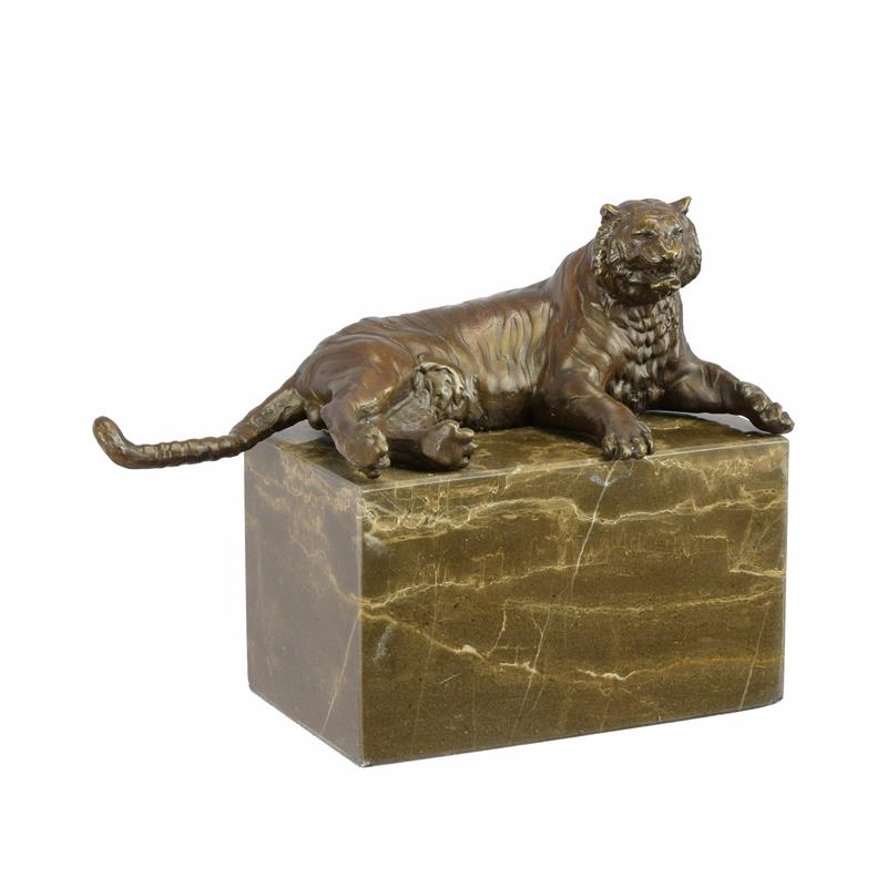 A\u0020BRONZE\u0020SCULPTURE\u0020OF\u0020A\u0020RECLINING\u0020TIGER