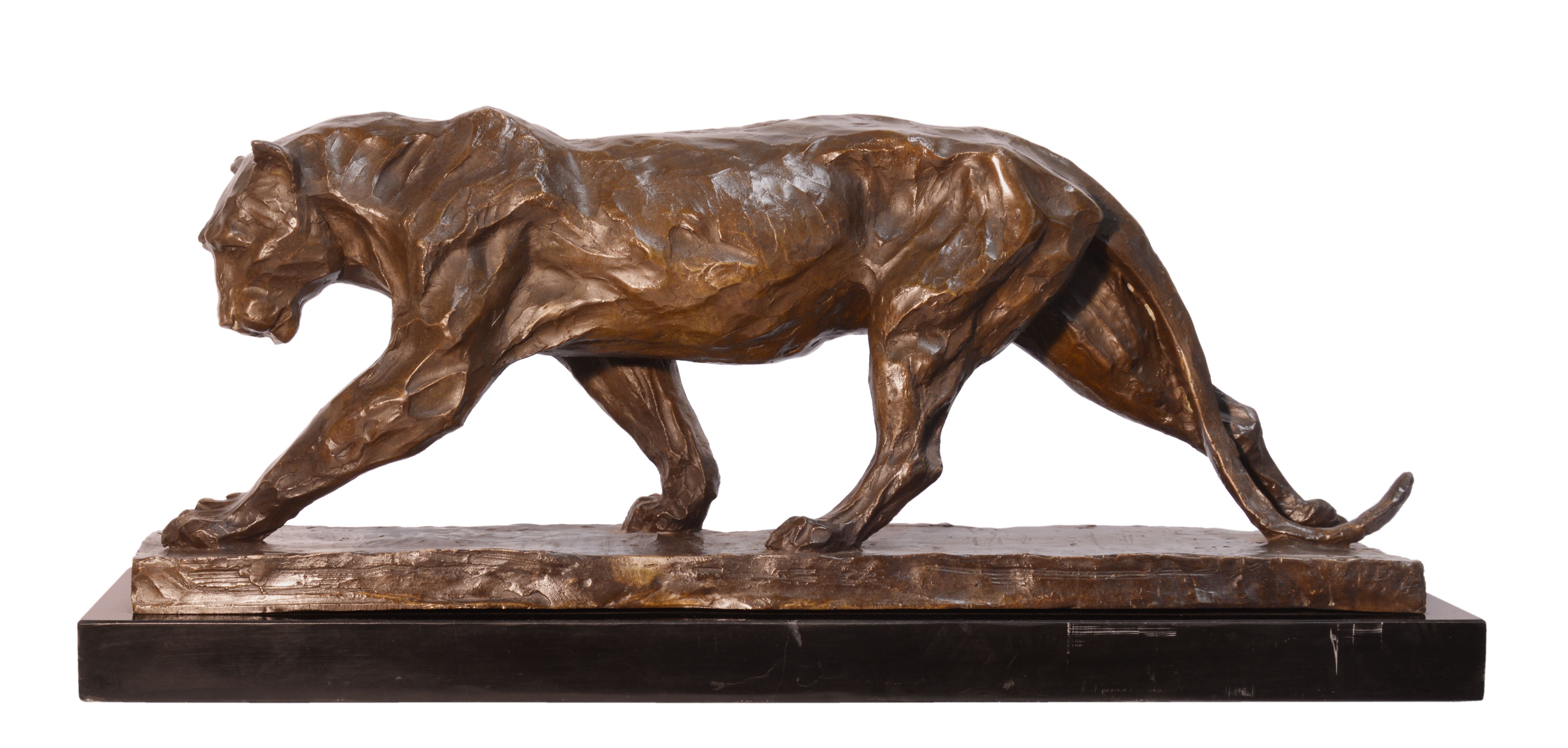 Bronzen\u0020sculptuur\u0020van\u0020een\u0020panter