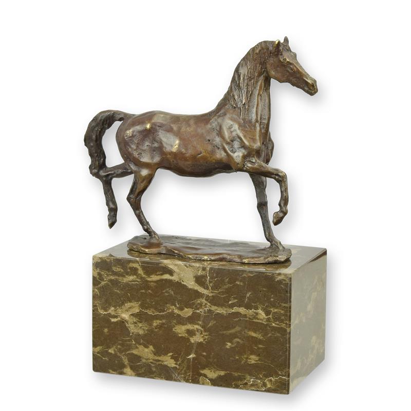 A\u0020BRONZE\u0020SCULPTURE\u0020OF\u0020A\u0020TROTTING\u0020HORSE