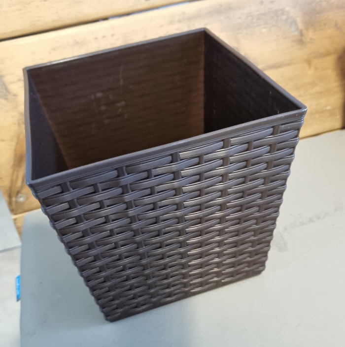 Bloempot\u0020BALI\u0020vierkant\u002016,5\u0020cm\u0020Donkerbruin