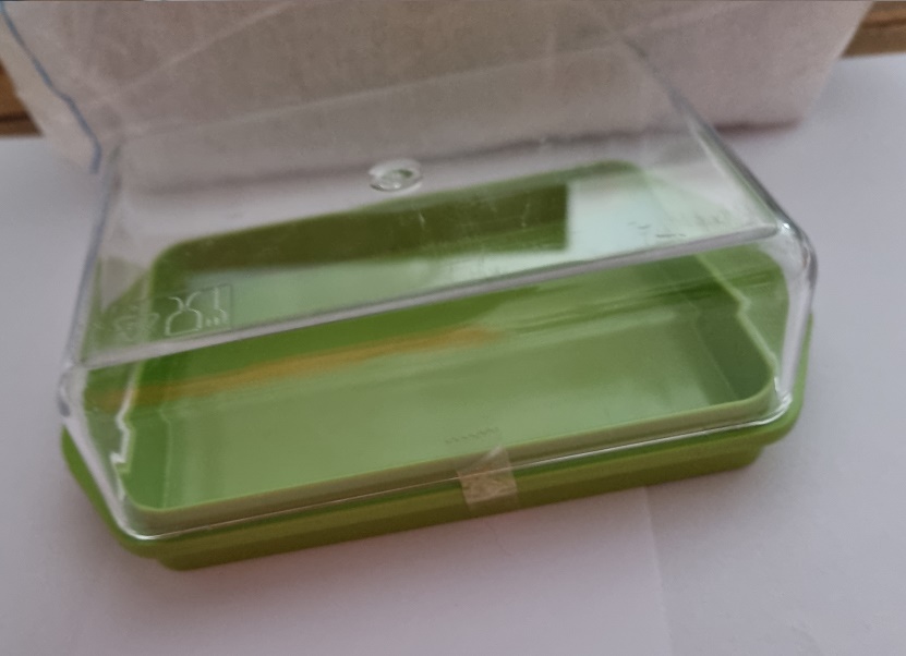 Botervloot\u0020kunststof\u0020met\u0020Kunststof\u0020Deksel\u0020\u002D\u0020Groen