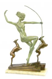 A BRONZE SCULPTURE OF DIANA WITH 2 DOGS GREEN / BROWN FINISH