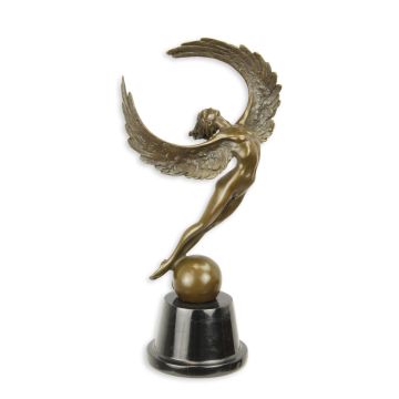 EEN BRONZEN BEELD VAN DE OPKOMENDE DAG