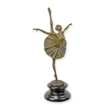 A BRONZE SCULPTURE OF A BALLERINA