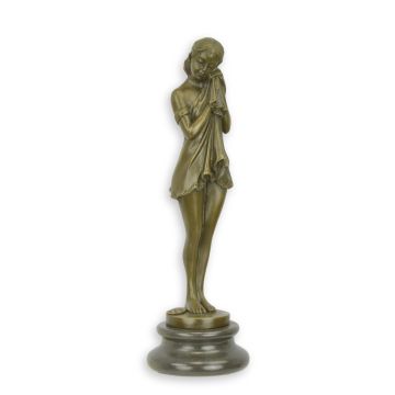 EEN BRONZEN BEELD HUILEND MEISJE