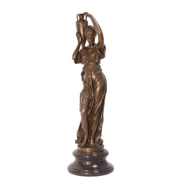 BRONZEN BEELD VAN HEBE MET URN