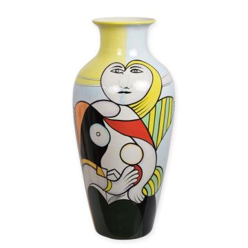 A PORCELAIN VASE HANDPAINTED