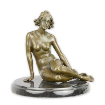 A BRONZE SCULPTURE OF MARGRET