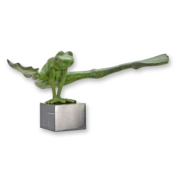 A BRONZE SCULPTURE OF A GREEN FROG