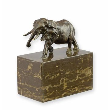 A BRONZE SCULPTURE OF AN ELEPHANT